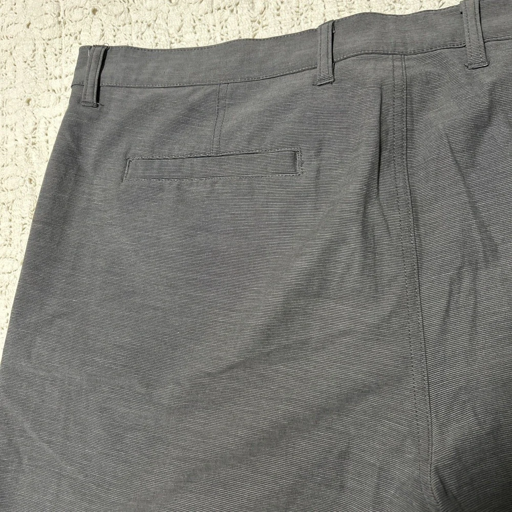 PGA Tour Men's Flat Front Flex Golf Stretch Shorts Size 38 Gray Stripe